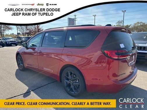 Red Hot Pearlcoat 2026 Chrysler Pacifica Limited