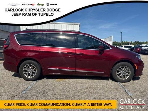 Velvet Red Pearlcoat 2022 Chrysler Pacifica Touring