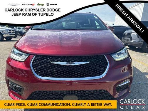 Velvet Red Pearlcoat 2022 Chrysler Pacifica Touring