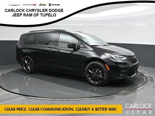 Diamond Black Crystal Pearlcoat 2026 Chrysler Pacifica Limited