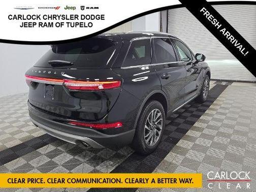 INFINITE BLACK MET CC 2022 Lincoln Corsair Standard