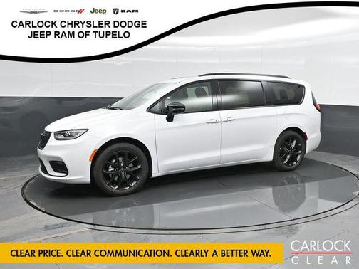 Bright White Clearcoat 2026 Chrysler Pacifica Limited