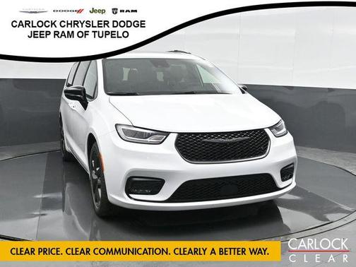 Bright White Clearcoat 2026 Chrysler Pacifica Limited