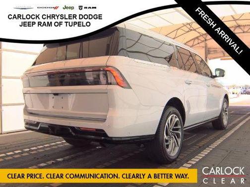 CRYSTAL WHITE METALLIC CC 2025 Lincoln Navigator Reserve