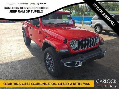 Firecracker Red Clearcoat 2025 Jeep Wrangler 4-Door Sahara 4x4