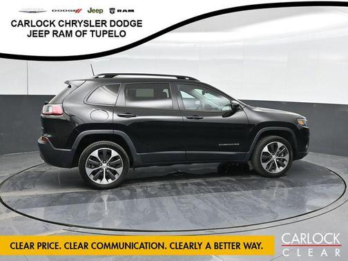 Diamond Black Crystal Pearlcoat 2022 Jeep Cherokee Limited