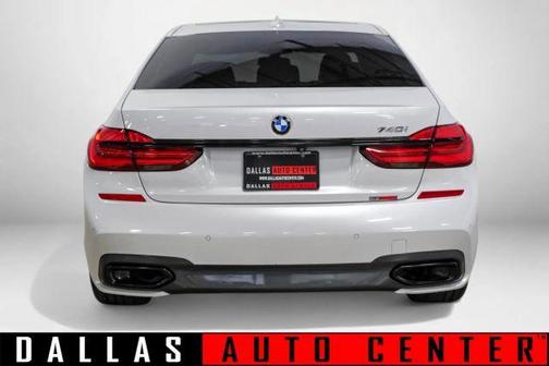 2019 BMW 740 i