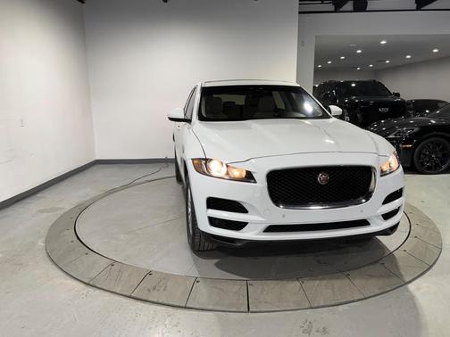 2019 Jaguar F-PACE 25t