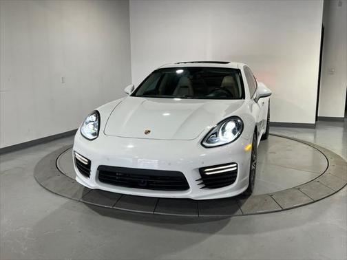 2016 Porsche Panamera Turbo