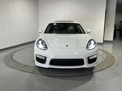 2016 Porsche Panamera Turbo