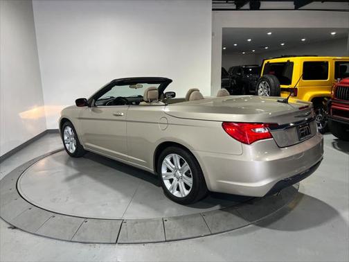 2013 Chrysler 200 Touring