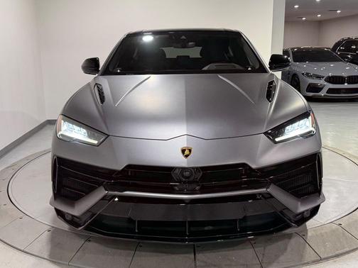 2023 Lamborghini Urus S