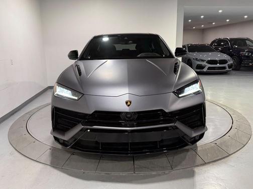 2023 Lamborghini Urus S