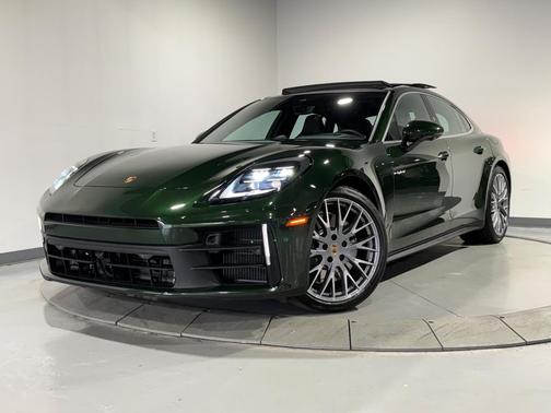 2025 Porsche Panamera 4