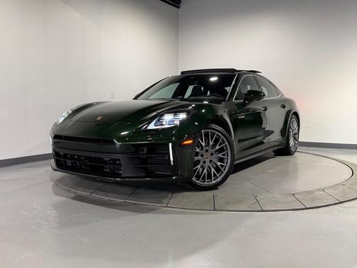 2025 Porsche Panamera 4