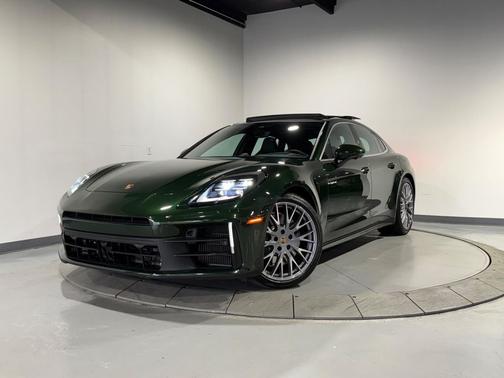 2025 Porsche Panamera 4