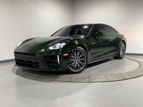 2025 Porsche Panamera 4