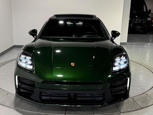 2025 Porsche Panamera 4