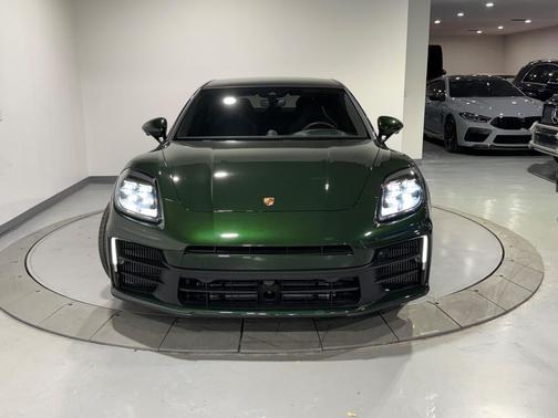 2025 Porsche Panamera 4