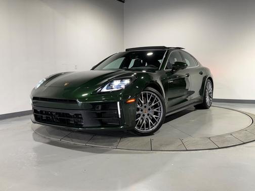 2025 Porsche Panamera 4
