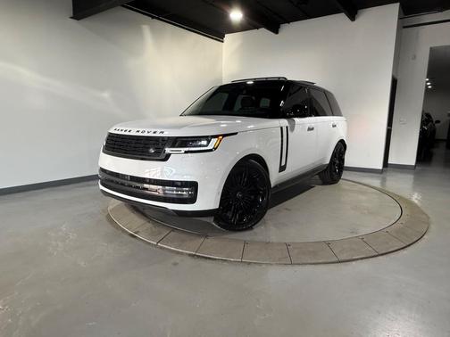 2024 Land Rover Range Rover P530 SE
