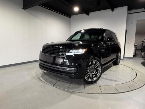 2025 Land Rover Range Rover P400 SE