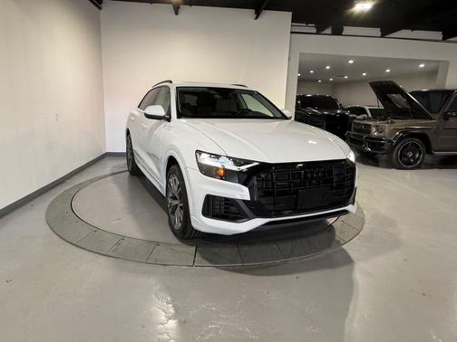 2022 Audi Q8 55 Premium