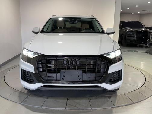 2022 Audi Q8 55 Premium