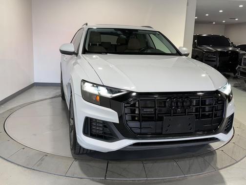 2022 Audi Q8 55 Premium