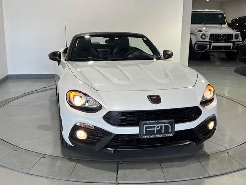 2017 FIAT 124 Spider Base