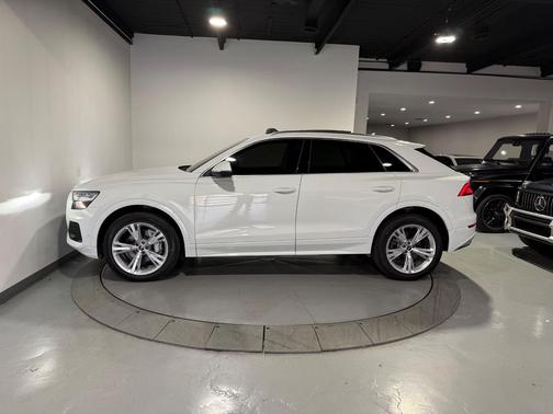 2022 Audi Q8 55 Premium