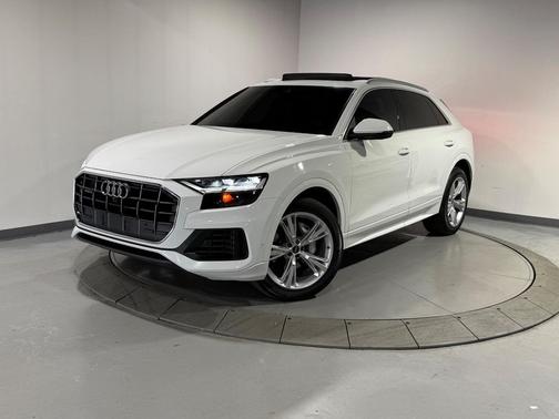 2022 Audi Q8 55 Premium