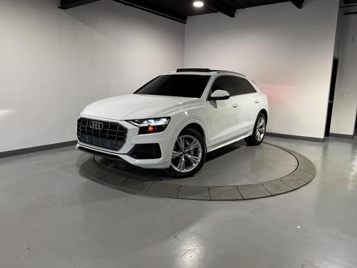 2022 Audi Q8 55 Premium