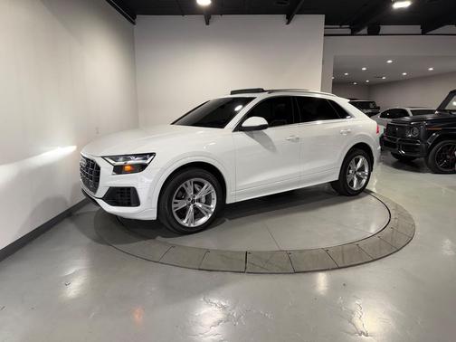 2022 Audi Q8 55 Premium