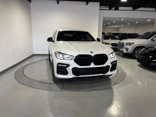 2020 BMW X6 M50i