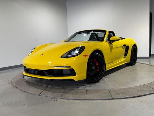 2025 Porsche 718 Boxster S