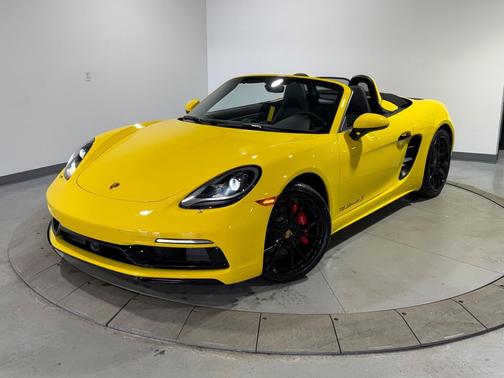 2025 Porsche 718 Boxster S