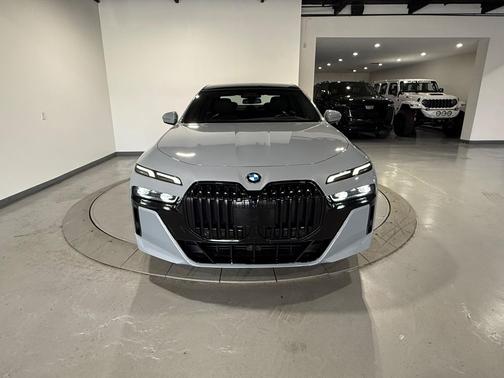 Brooklyn Grey Metallic 2023 BMW 760 i xDrive