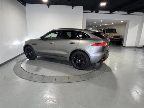 2019 Jaguar F-PACE 30t R-Sport