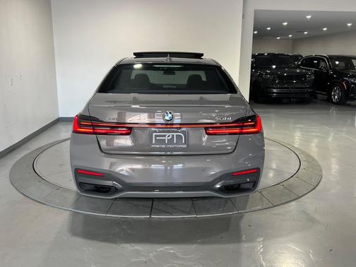 2022 BMW 740 i xDrive