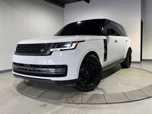 2024 Land Rover Range Rover P530 SE