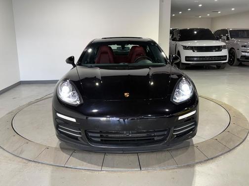 2016 Porsche Panamera 4