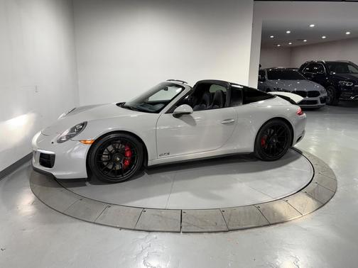 2018 Porsche 911 Targa 4 GTS