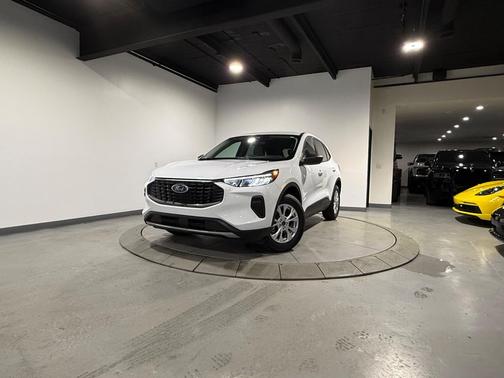 Oxford White 2024 Ford Escape Active