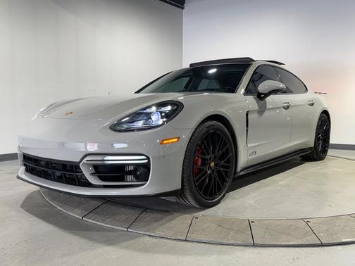 2022 Porsche Panamera GTS