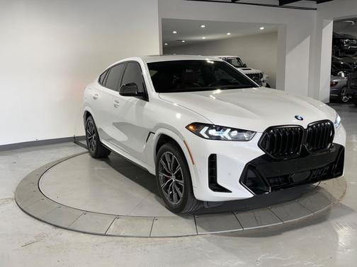 Mineral White Metallic 2024 BMW X6 xDrive40i