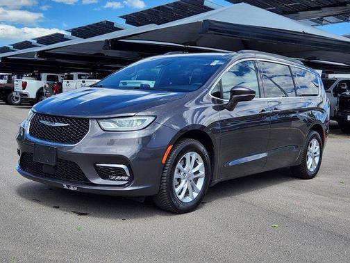 2022 Chrysler Pacifica Touring AWD