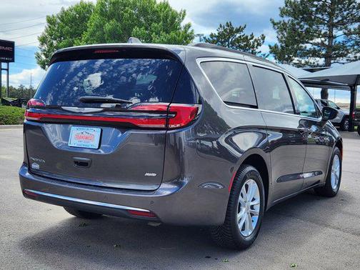 2022 Chrysler Pacifica Touring AWD