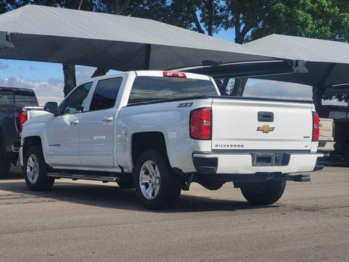 Summit White 2017 Chevrolet Silverado 1500 2LT
