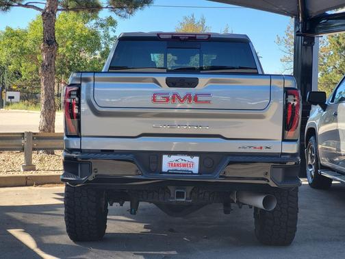 Sterling Metallic 2024 GMC Sierra 2500 AT4X